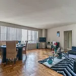 2 Bedroom Condo With A View Near The Grove